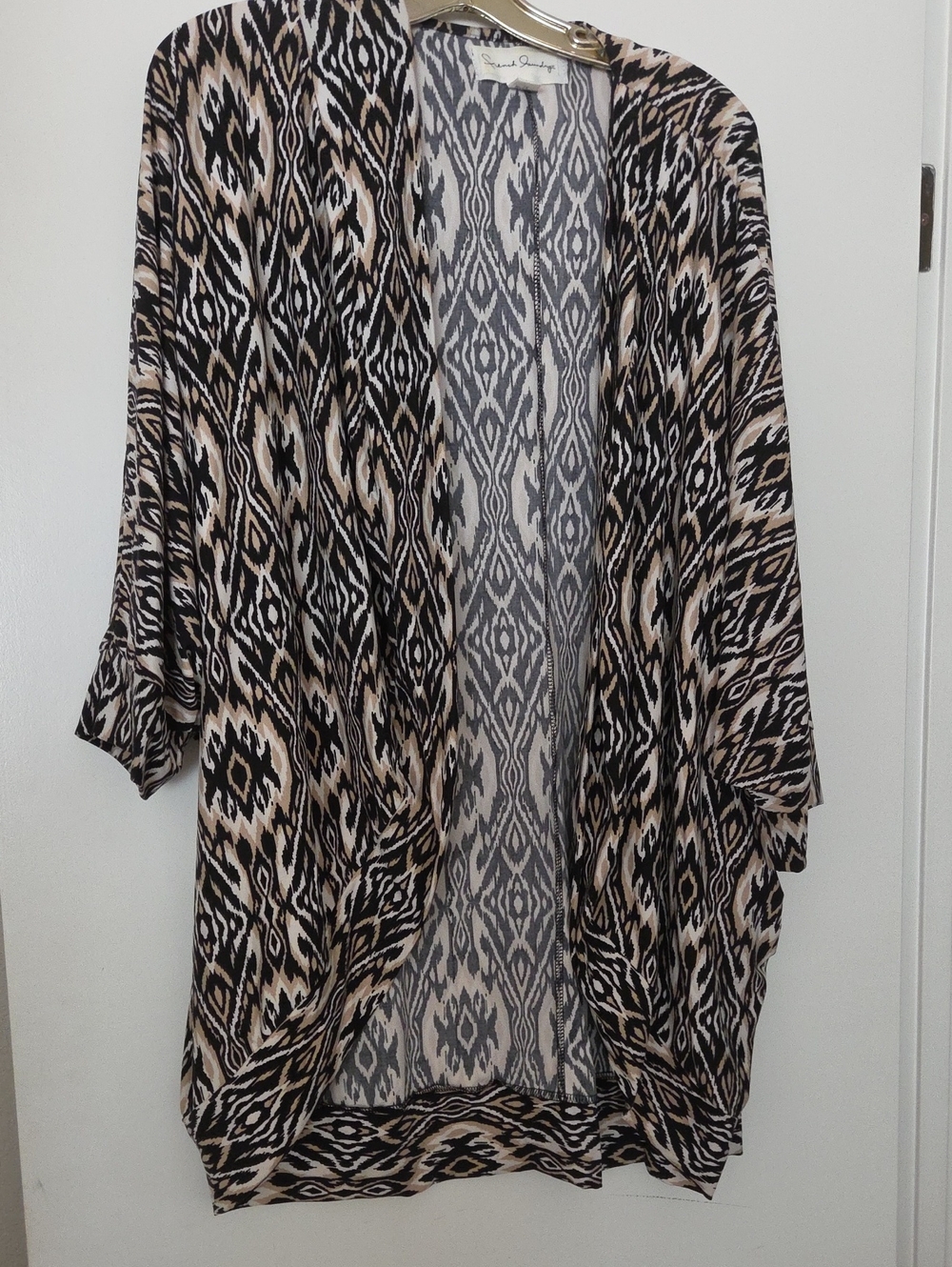 Printed Open-Front Kimono Cardigan in Black & Beige